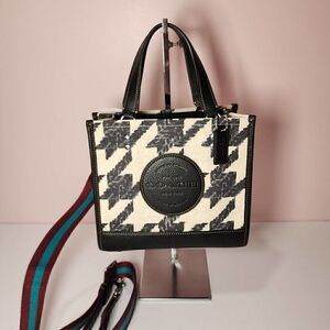 COACH CJ623 Dempsey Tote 22 Canvas & Leather Houndstooth Print Patch Cream